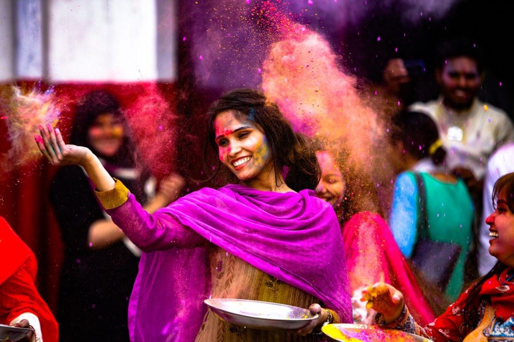How to Throw an Amazingly Fun Holi Party?