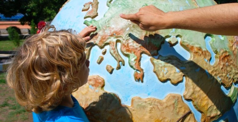 How to Practice Land Art With Children
