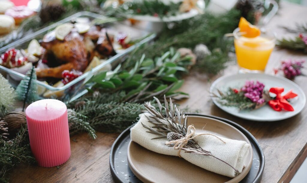 9 Steps to Decorate Your Christmas or New Year's Eve Table