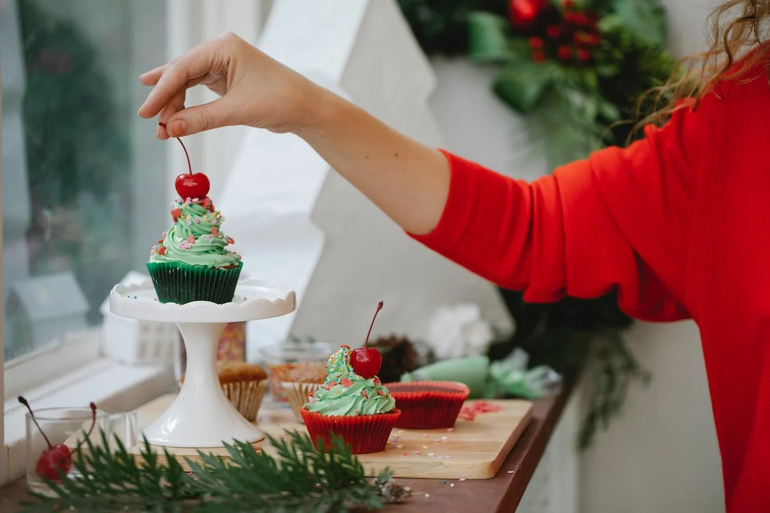 9 Steps to Decorate Your Christmas or New Year's Eve Table