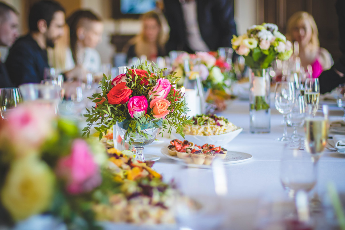 How to Create a Stunning Wedding Reception: Event Decorating Tips